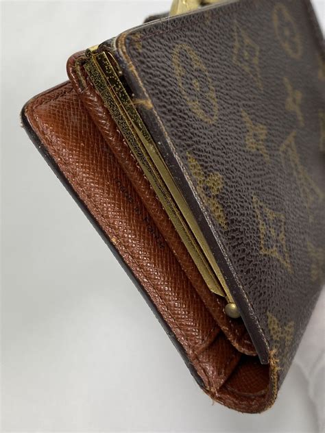 Louis Vuitton Monogram Kisslock Wallet